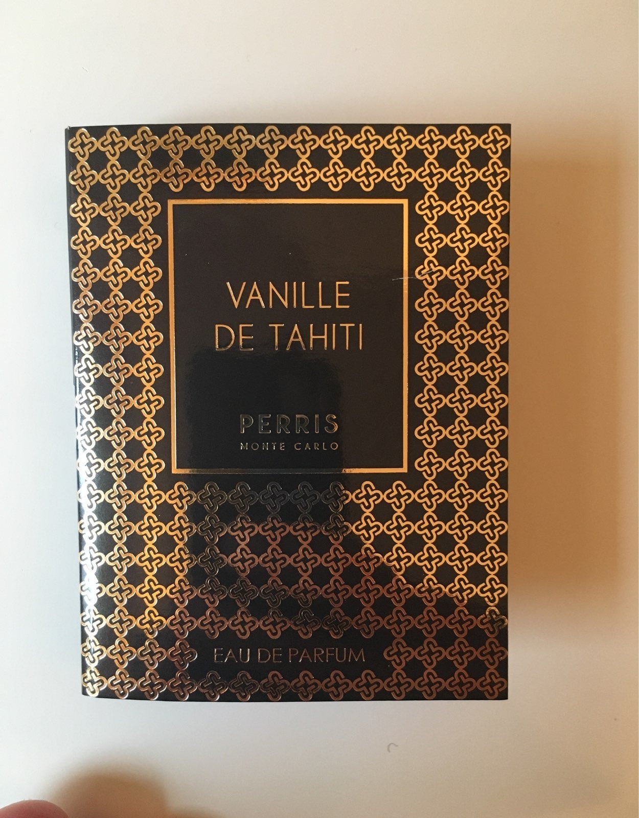 Perris Monte Carlo Vanille de Tahiti 2.0ml 0.06 us fl. oz. hivatalos parfüm minta, Perris Monte Carlo Vanille de Tahiti 2.0ml 0.06 us fl. oz. amostra oficial de perfume, Perris Monte Carlo Vanille de Tahiti 2.0ml 0.06 us fl. oz. 官方香水样品, Mostră oficială de parfum Perris Monte Carlo Vanille de Tahiti 2.0ml 0.06 us fl. oz., Perris Monte Carlo Vanille de Tahiti 2.0ml 0.06 us fl. oz. oficiální vzorek parfému