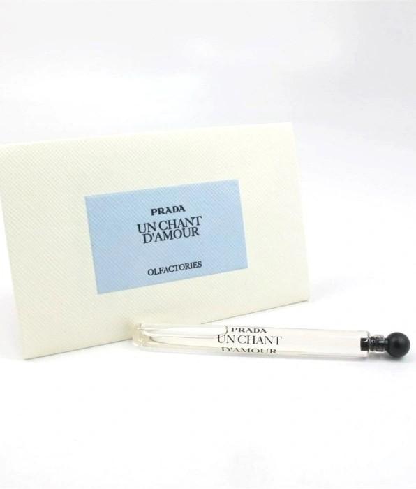 Prada Un Chant D’amour Olfactories Mini 4 ml 0,14 fl. Unze. o.z. échantillon de parfum officiel, Prada Un Chant D’amour Olfactories mini 4 ml 0,14 fl. oz. o.z. virallinen hajuvesinäyte, Prada Un Chant D’amour Olfactories mini 4ml 0,14 fl. oz. o.z. of