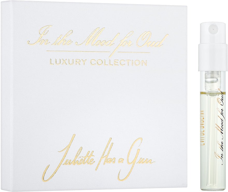 Juliette Has a Gun In the Mood for Oud 1,7 ml Offizielle Parfümprobe, Juliette Has a Gun In the Mood for Oud 1,7 ml 液量オンス公式香水サンプル, Juliette Has a Gun In the Mood for Oud 1,7 ml официална парфюмна проба, Juliette Has a Gun In the Mood for Oud 1,7 ml é